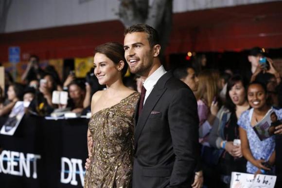 Shailene Woodley And Theo James Dating Rumors Swirl But Divergent Couple Remain Just Good