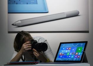 Microsoft Surface Pro 5 release date, specs rumors: next hybrid laptop speculated to be announced in Q1 2017 with other Surface products?