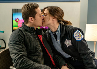 'Chicago P.D.' season 4 spoilers: No wedding bells for Linstead just yet; Lindsay's father to cause 'a lot of trouble'
