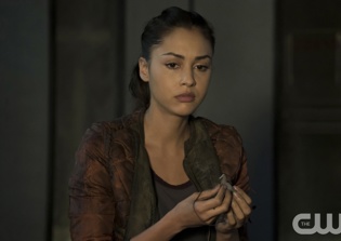 'The 100' season 4 spoilers: New season to be 'wild ride'; Raven saves the day?