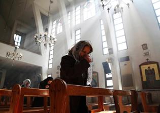 Report: Assyrian Christian Fighter Beheads Islamic State Militant As Revenge