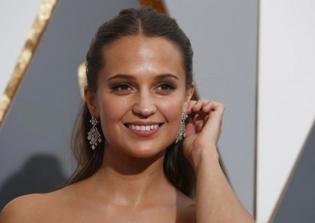 'Tomb Raider' release date, news: Walton Goggins' character is a complicated villain
