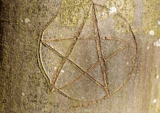 Pastor vows to knock down planned Satanic display on Boca Raton park
