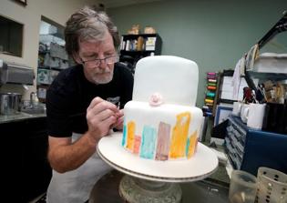 Hundreds attend rally in support of Christian baker who refused to make same-sex wedding cake