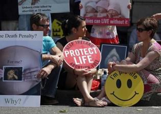 300,000 pro-lifers sign petition to keep abortion illegal in Northern Ireland
