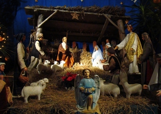 Greg Laurie warns that people are missing the 'raw meaning' of Christmas; calls Jesus a 'riches-to-rags' story