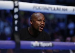 Justin Bieber distances himself from Floyd Mayweather after friends at Hillsong advise him to remove 'bad influences'