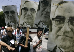 Pope Francis Calls Slain Salvadorean Archbishop Oscar Romero 'A Martyr,' Speeds Up His Beatification