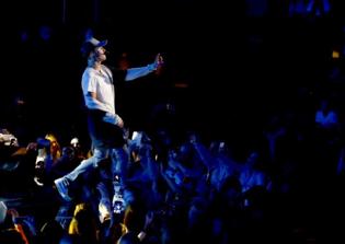 Justin Bieber denies rumors that he canceled tour to start his own church
