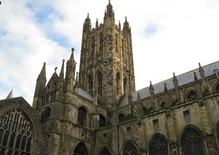 Church of England says boys and girls should be allowed to crossdress in schools