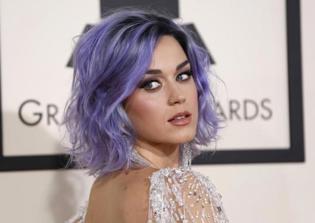 Katy Perry tried to 'pray the gay away at Jesus camps' as a teen