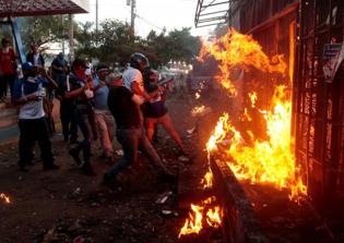 Siege at Nicaraguan church leaves 2 dead