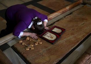 Tomb of Jesus uncovered for the first time in centuries