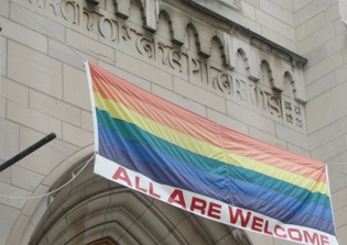 Lesbian couple hired to lead Baptist church in Washington