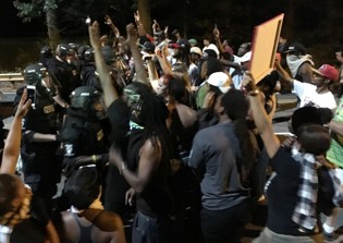 Police kill black man in North Carolina, sparking violent protests in Charlotte