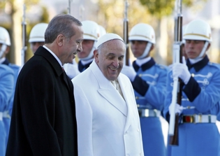 Pope Francis Brings Light Of Peace In Visit To Turkey Amid Dark Clouds Of War