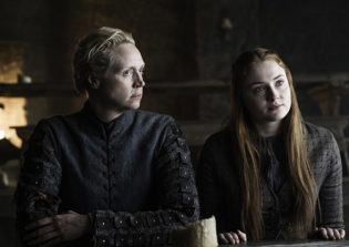 'Game of Thrones' plot spoilers news: Star Sophie Turner reacts to Sansa Stark pregnancy theory