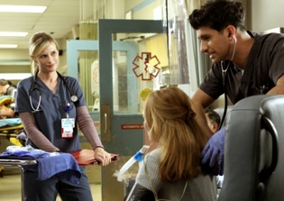 'Code Black' season 2 spoilers: Willis helps young athlete injured in bus crash; transgender patient suffers from complication in episode 2