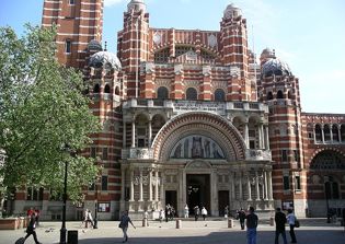London landmarks turn blood red to commemorate millions killed for their faith