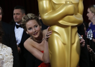 Jennifer Lawrence New Movies 2015: To Star in Steven Spielberg War Biopic 'It's What I Do'
