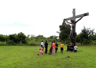Muslim extremists threaten to kill pastor after burning down his church and home in Eastern Uganda