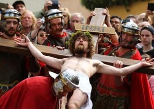 Easter 2017: How the Christians across the globe celebrate Christ's resurrection