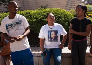 Mother of Slain Cincinnati Man Turns to God, Psalm 93 as Police Officer Indicted in Shooting Death