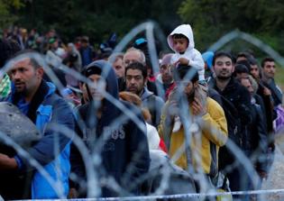 EU issues ultimatum to Poland and Hungary to accept more migrants