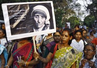 Three Christians attacked by mob in India for distributing religious pamphlets