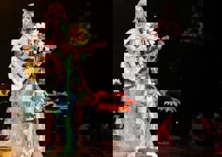 Katy Perry Super Bowl 2015 News: Singer to 'Roar' on 'Dark Horse' for Super Bowl Halftime Show Performance