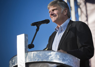 Franklin Graham urges tighter Muslim refugee background checks; 'Unless something is done, only a matter of time until U.S. experiences France style attack'
