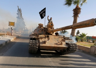 Islamic State Performs Beheadings and Crucifixions In Eastern Syria Push