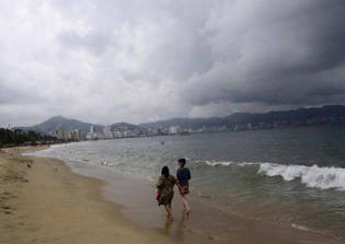 Thousands Evacuate as Mexico Braces for Massive Hurricane