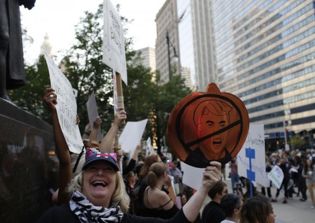 Over 700 Female Christian leaders denounce Trump for lewd comments