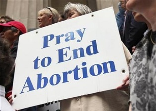 'Pro-life evangelicals should vote for Hillary Clinton, not Donald Trump,' says Christian writer