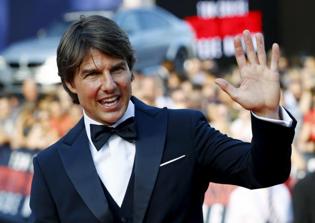 Tom Cruise, Katie Holmes news: Cruise has new British girlfriend? Holmes and Jamie Foxx going strong?