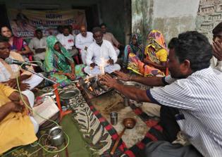 12 people injured in India after arson attack on church