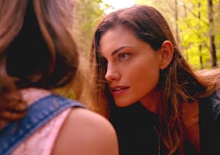 'The Originals' season 4 air date, spoilers & plot rumors: Fans speculate that Caroline from 'TVD' will appear