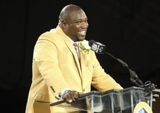 Warren Sapp Arrested News Update: Ex-Football Star Arrested In Phoenix On Soliciting Prostitution, Assault Charges