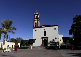 Churches in Mexico pay 'taxes' to drug cartels to remain open