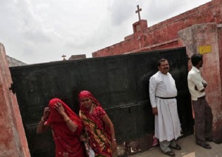 Kidnapped Indian priest Fr. Tom Uzhunnalil news update: Signs of mistreatment shown in new photo