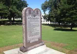 Arkansas commission approves design plans for new Ten Commandments display