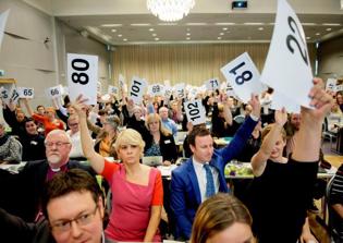 Norwegian bishop suggests priests stop officiating civil weddings