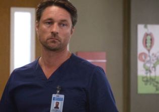 'Grey's Anatomy' season 13 spoilers, plot news: Owen and Riggs finally reconcile? Mysteries about Owen's sister could be revealed