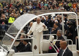 Pope will not travel in bullet-proof vehicle on Egypt visit despite terror risk
