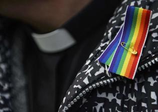 Over 500 UK church leaders prepared to face criminal charges if conversion therapy is banned