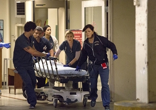 'Code Black' season 2 spoilers, cast news 2016: Camryn Manheim, Eric Roberts, Alexandra Grey to guest star; Rob Lowe's character revealed