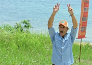 'Survivor: Kaoh Rong' recap: 'Sole survivor' title goes to Michele Fitzgerald; 'Survivor' fan Sia hands finalist Tai Trang $100K