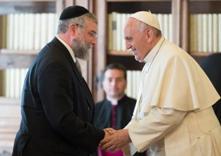 Pope Francis Calls on Christians to Stand with Jews in Condemning Anti-Semitism
