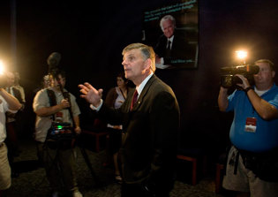 Franklin Graham announces World Summit in Defense of Persecuted Christians in Moscow